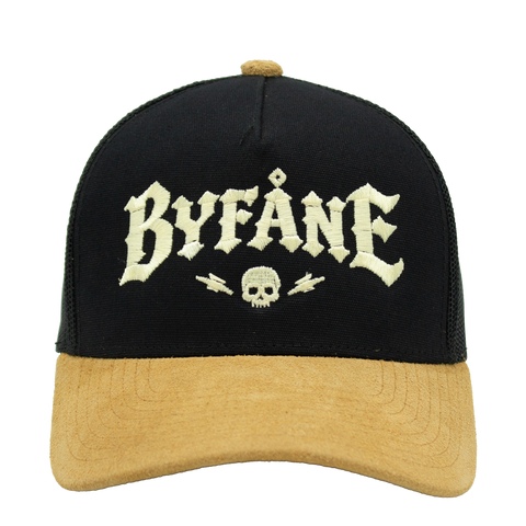 Byfåne Apex Trucker Trés framifrån
