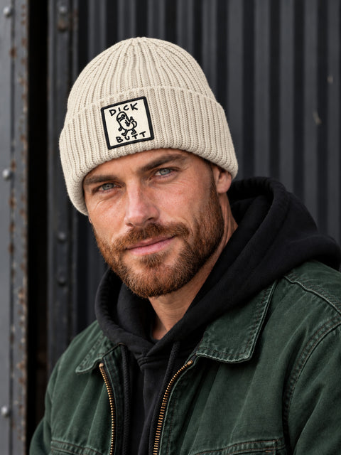 Dick Butt – Hatitude Oversized Cuffed Beanie Havre, på person