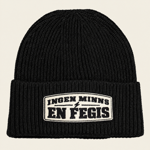 Ingen minns en fegis – svart oversized cuffed beanie