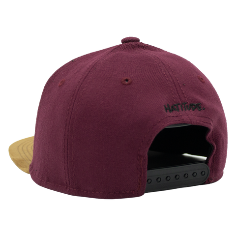 Kärlek vid första ögonkastet – vinröd Apex Snapback med twillpatch, bakifrån