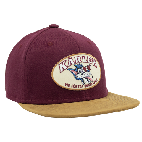 Kärlek vid första ögonkastet – vinröd Apex Snapback med twillpatch, höger vinkel