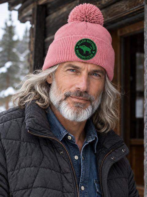 Killed Nothing Hunting Club – Rosa Pom Pom Beanie, personbild