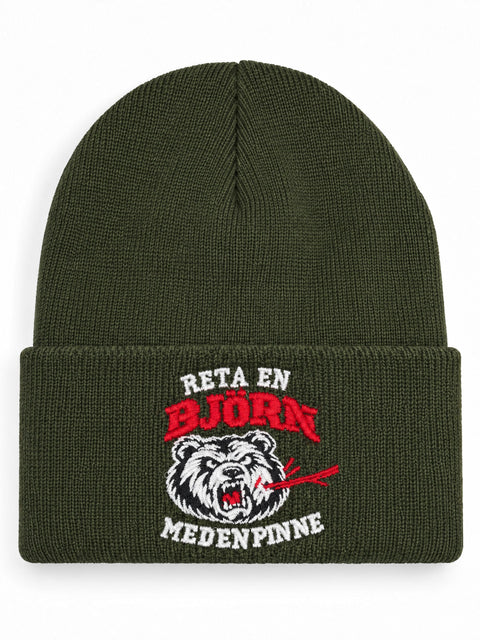 Reta en björn med en pinne – Hatitude Oversized Cuffed Beanie Olivgrön, brodyr framifrån