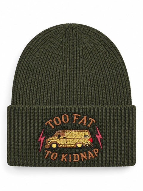Too Fat To Kidnap – Hatitude Oversized Cuffed Beanie Olivgrön, brodyr framifrån
