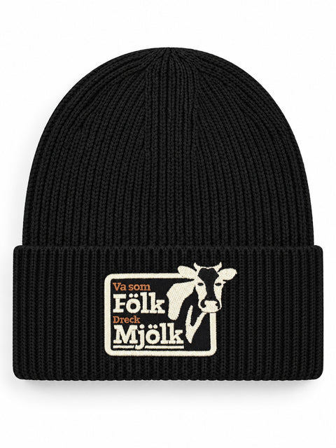 Va som Fölk Dreck Mjölk – Hatitude Oversized Cuffed Beanie Svart, brodyr framifrån